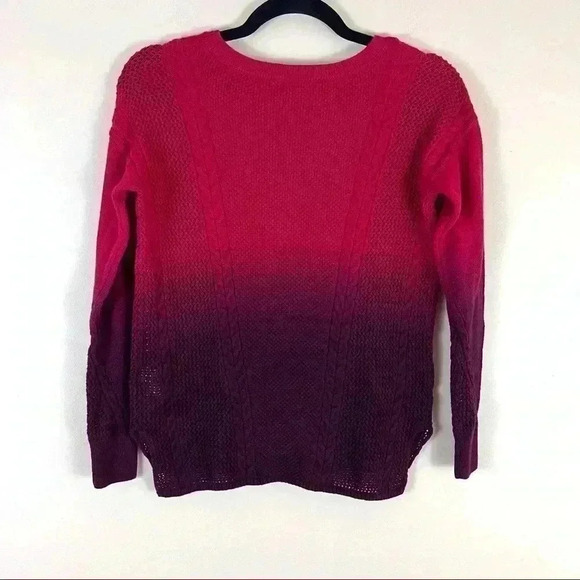 American Eagle Softest Stitchmix Red Ombre Knit Crew Neck Sweater Size XS - Picture 8 of 12